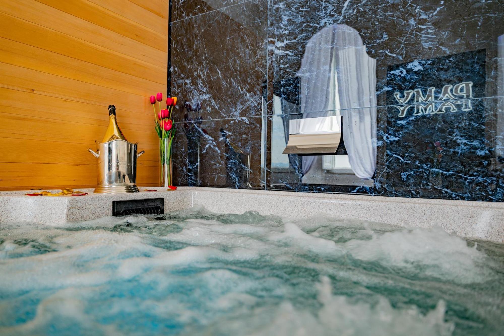 Pama Luxury & Bed & Breakfast Napoli